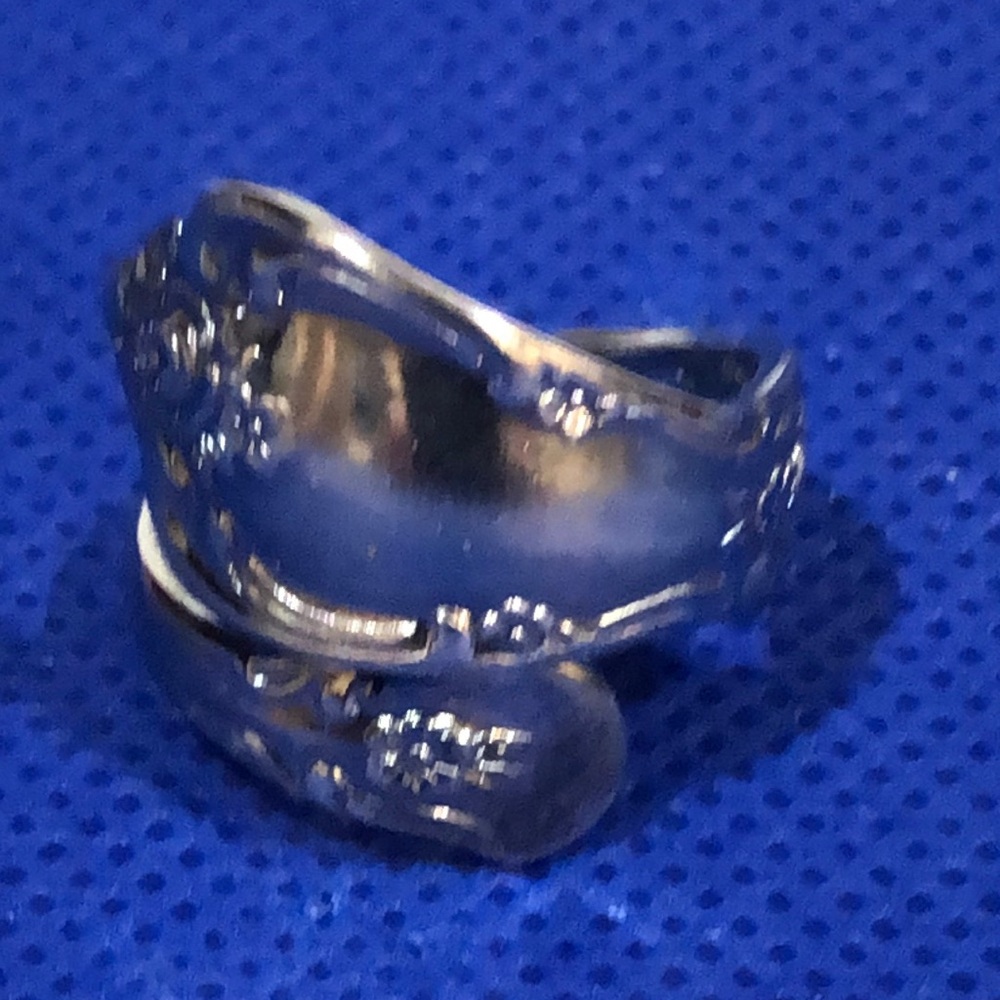 W.M.A. Rogers spoon ring.Size 6 New